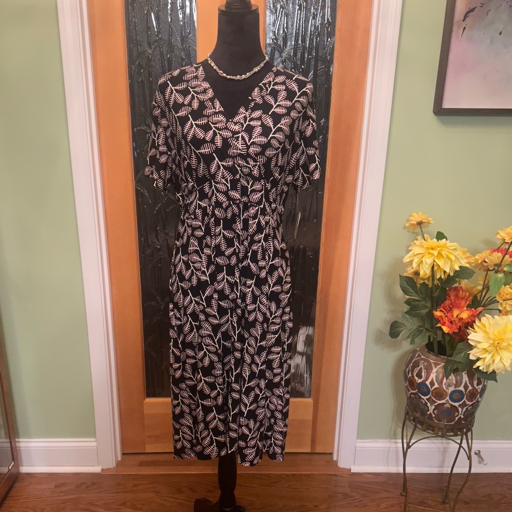 Petite Kasper Short Sleeve Black Floral Knit Stretch Dress Size PL NWT